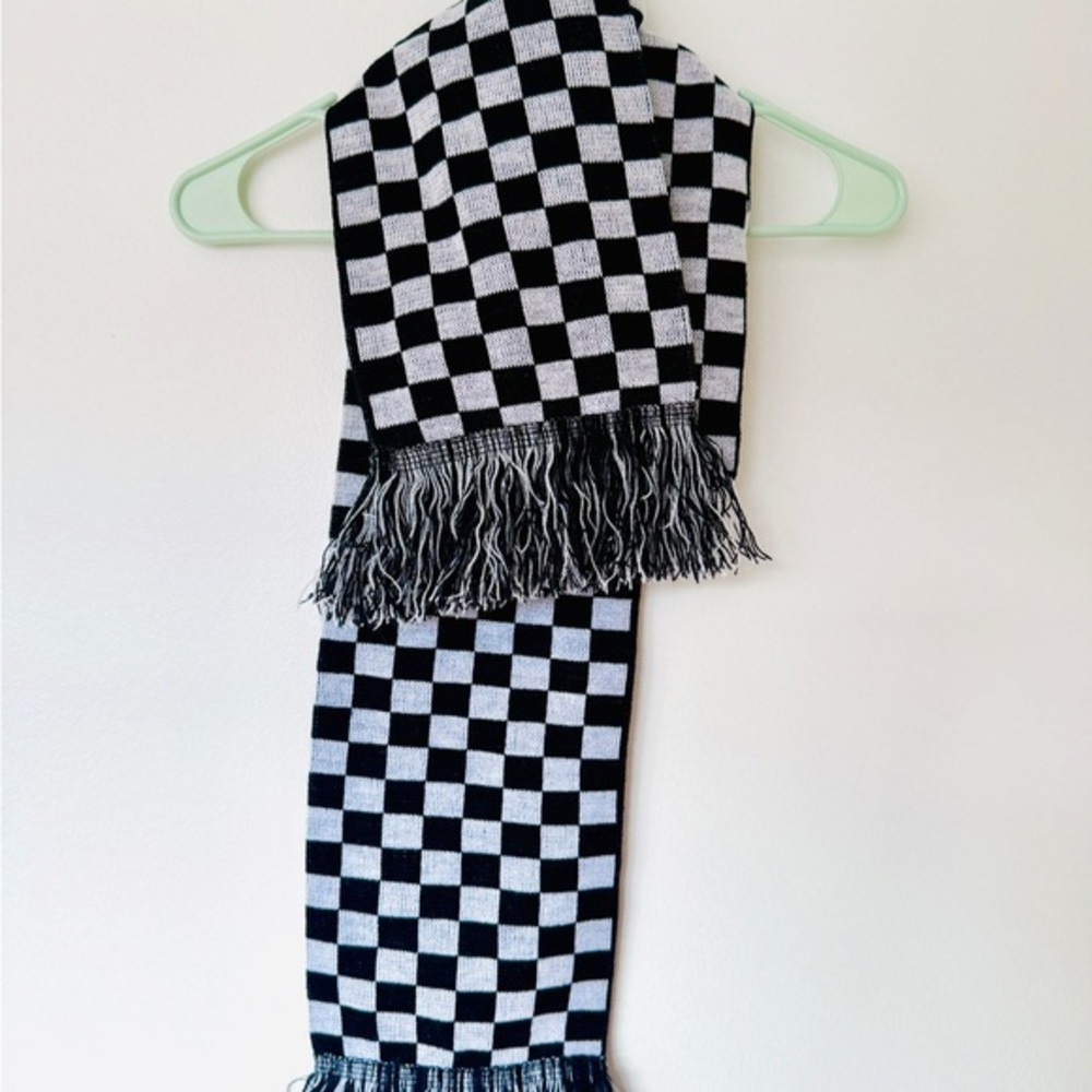 NWOT Checkered Black and White Scarf